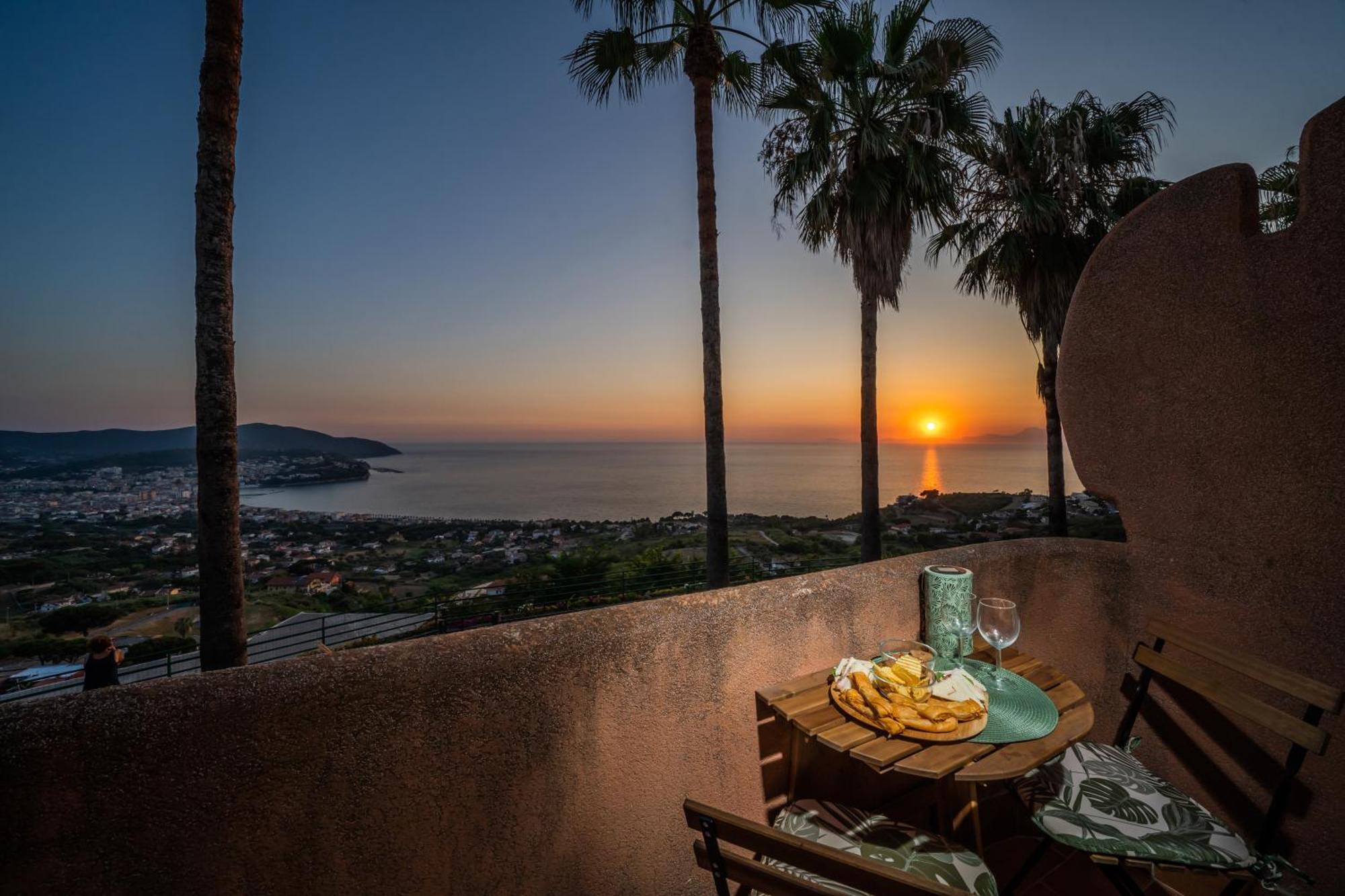 L'Oasi Del Tramonto Villa อากรอโปลี ภายนอก รูปภาพ